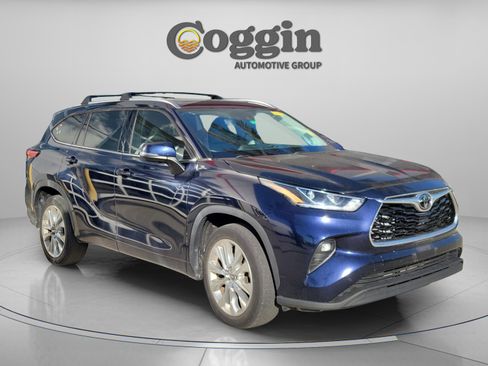 Used 2023 Toyota Highlander Limited image 6