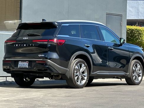 Used 2023 INFINITI QX60 Luxe w/ Cargo Package FWD image 4