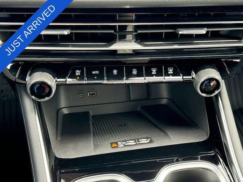 New 2026 Chevrolet Traverse LT image 19