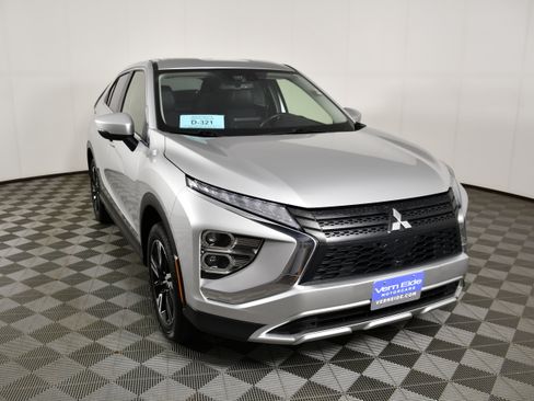 Used 2024 Mitsubishi Eclipse Cross SE AWD/4WD image 3
