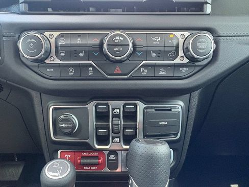 New 2026 Jeep Gladiator Mojave w/ Safety Group AWD/4WD image 17