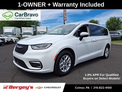 Used 2023 Chrysler Pacifica Touring-L