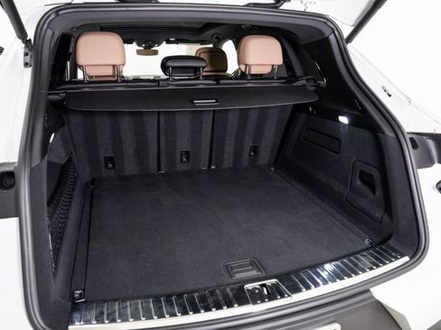 Used 2025 Porsche Cayenne image 27