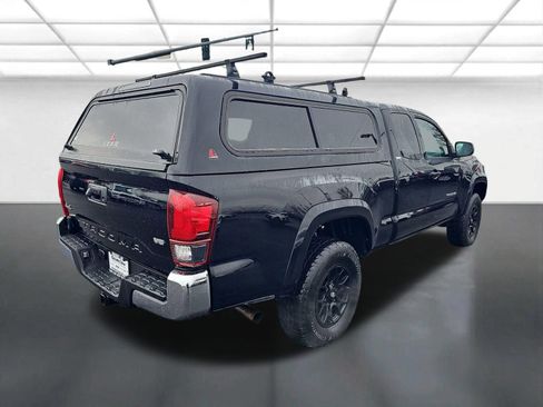 Used 2020 Toyota Tacoma SR5 image 3