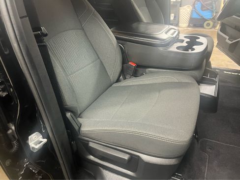 Used 2024 RAM 2500 Big Horn w/ Sport Appearance Package image 26