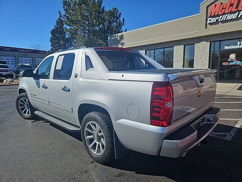 Used 2013 Chevrolet Avalanche LTZ image 6