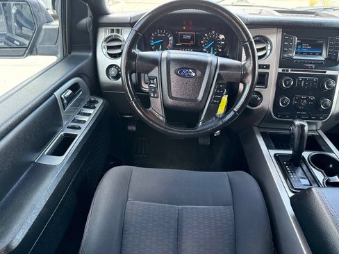 Used 2017 Ford Expedition XLT AWD/4WD image 16
