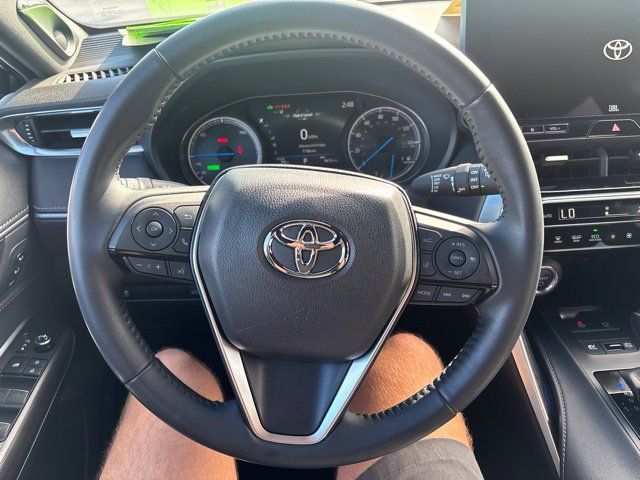 Used 2024 Toyota Venza XLE AWD/4WD image 21