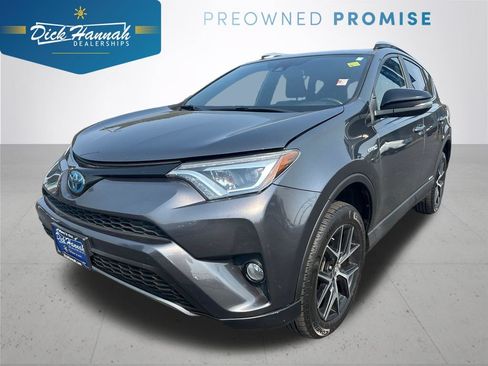 Used 2018 Toyota RAV4 SE AWD/4WD image 1