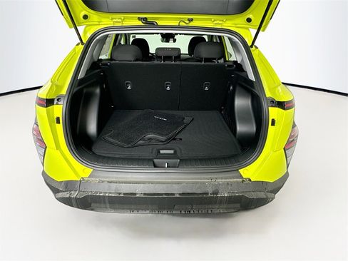 Certified 2025 Hyundai Kona SE image 24