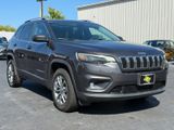 Used 2019 Jeep Cherokee Latitude Plus w/ Comfort/Convenience Group image 2