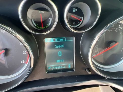 Used 2013 Buick Regal Leather FWD image 17