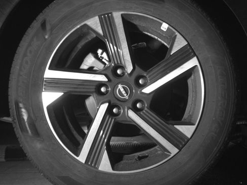 Used 2025 Nissan Sentra SV FWD image 15