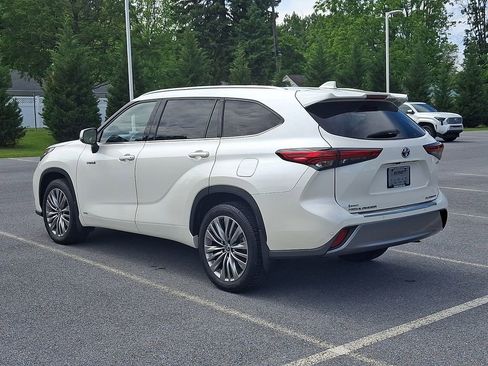 Used 2021 Toyota Highlander Platinum AWD/4WD image 6
