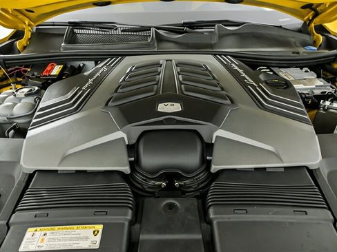 Used 2019 Lamborghini Urus AWD/4WD image 11