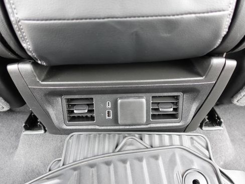 Used 2024 GMC Sierra 1500 Elevation image 31