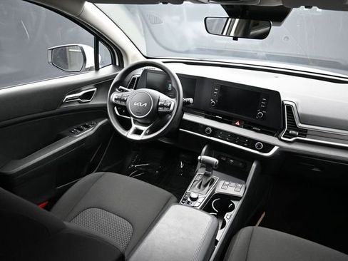 Used 2025 Kia Sportage LX image 32