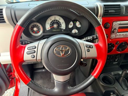 Used 2012 Toyota FJ Cruiser 4WD w/ Upgrade Pkg II image 23
