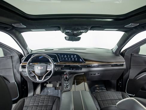 Used 2022 Cadillac Escalade Sport Platinum w/ Heavy-Duty Trailer Package AWD/4WD image 10