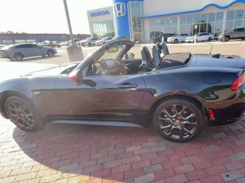 Used 2020 FIAT 124 Spider Abarth w/ Convenience Group RWD image 7