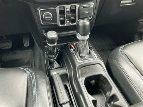 Used 2024 Jeep Wrangler High Altitude AWD/4WD image 12