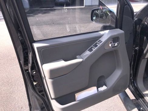 Used 2019 Nissan Frontier SL RWD image 19