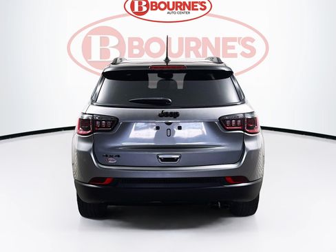 Used 2021 Jeep Compass Latitude w/ Sun and Sound Group AWD/4WD image 8