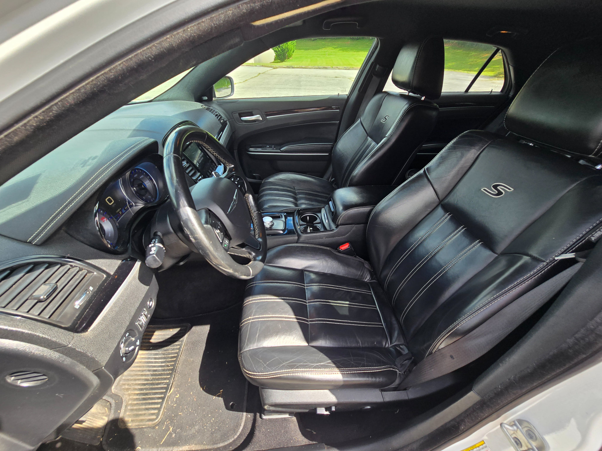 Used 2019 Chrysler 300 S RWD image 11