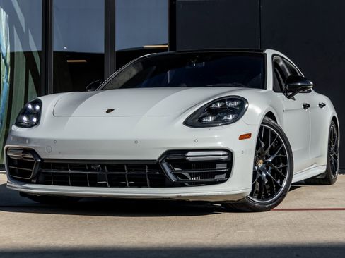 Used 2020 Porsche Panamera GTS image 1