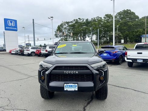 Used 2017 Toyota 4Runner SR5 Premium AWD/4WD image 2