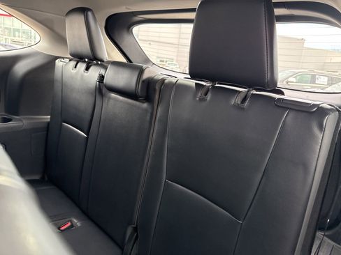 Used 2021 Toyota Highlander XLE image 16