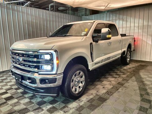 Used 2024 Ford F250 Lariat w/ Lariat Ultimate Package image 4