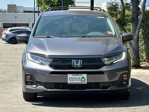 New 2026 Honda Odyssey Touring image 9