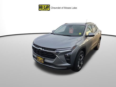 New 2025 Chevrolet Trax LT w/ LT Convenience Package image 1