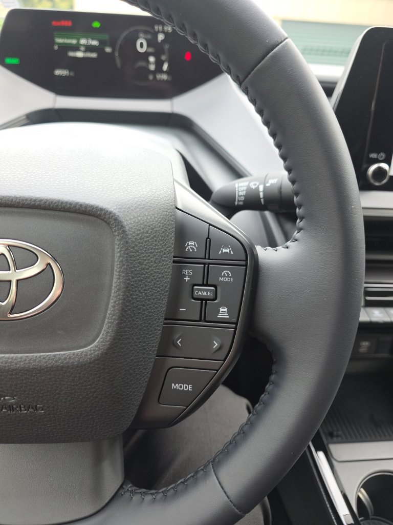 Certified 2026 Toyota Prius LE FWD image 25