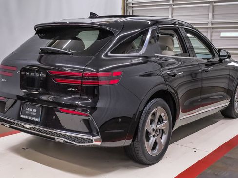 Certified 2026 Genesis GV70 2.5T Advanced AWD/4WD image 6