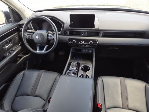 Used 2025 Honda Pilot Touring image 24
