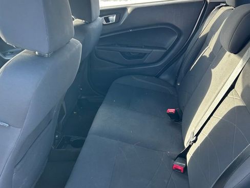 Used 2015 Ford Fiesta SE image 6