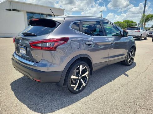 Used 2020 Nissan Rogue Sport SL w/ Premium Package FWD image 4