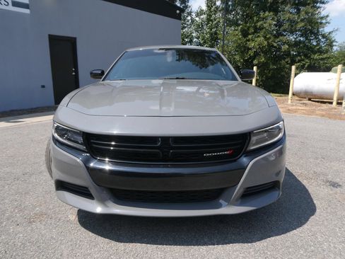 Used 2019 Dodge Charger SXT w/ Blacktop Package RWD image 2