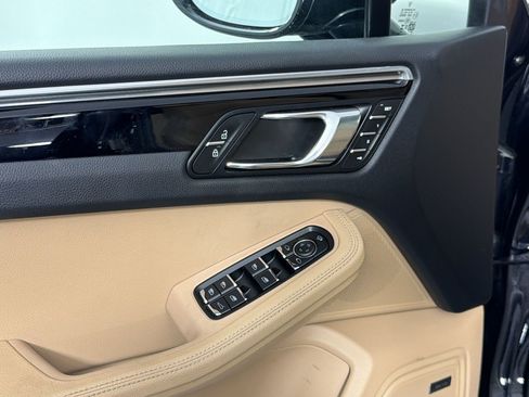 Certified 2024 Porsche Macan S AWD/4WD image 15