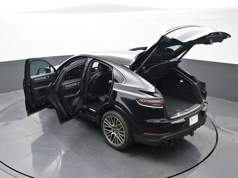 Used 2022 Porsche Cayenne Platinum Edition AWD/4WD image 29