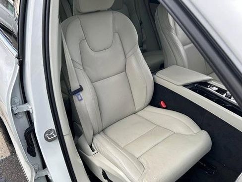 Certified 2023 Volvo XC60 B6 Ultimate image 9