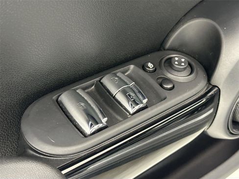 Used 2023 MINI Cooper S image 25