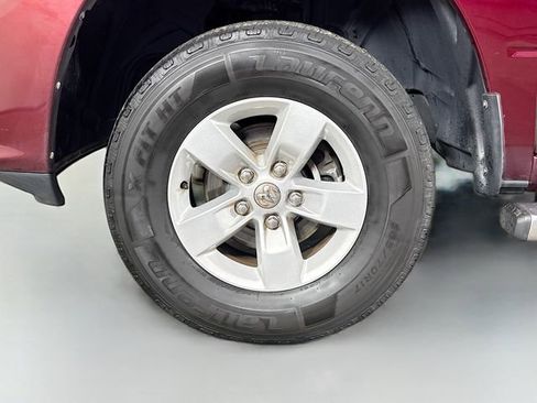 Used 2017 RAM 1500 Express AWD/4WD image 29