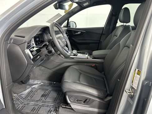 Certified 2025 Audi Q7 2.0T Premium Plus image 6