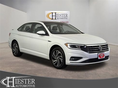 Used 2021 Volkswagen Jetta SEL Premium image 1