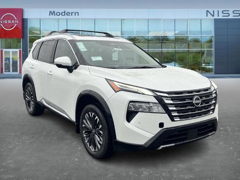 New 2026 Nissan Rogue Platinum image 3