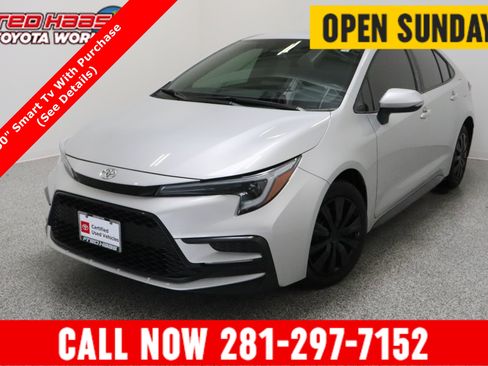 Certified 2025 Toyota Corolla SE FWD image 1