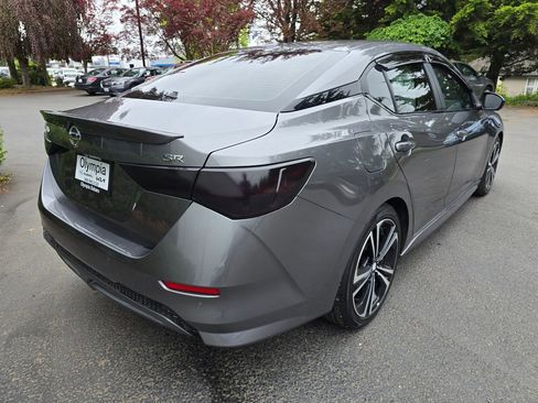 Used 2023 Nissan Sentra SR w/ SR Premium Package FWD image 4
